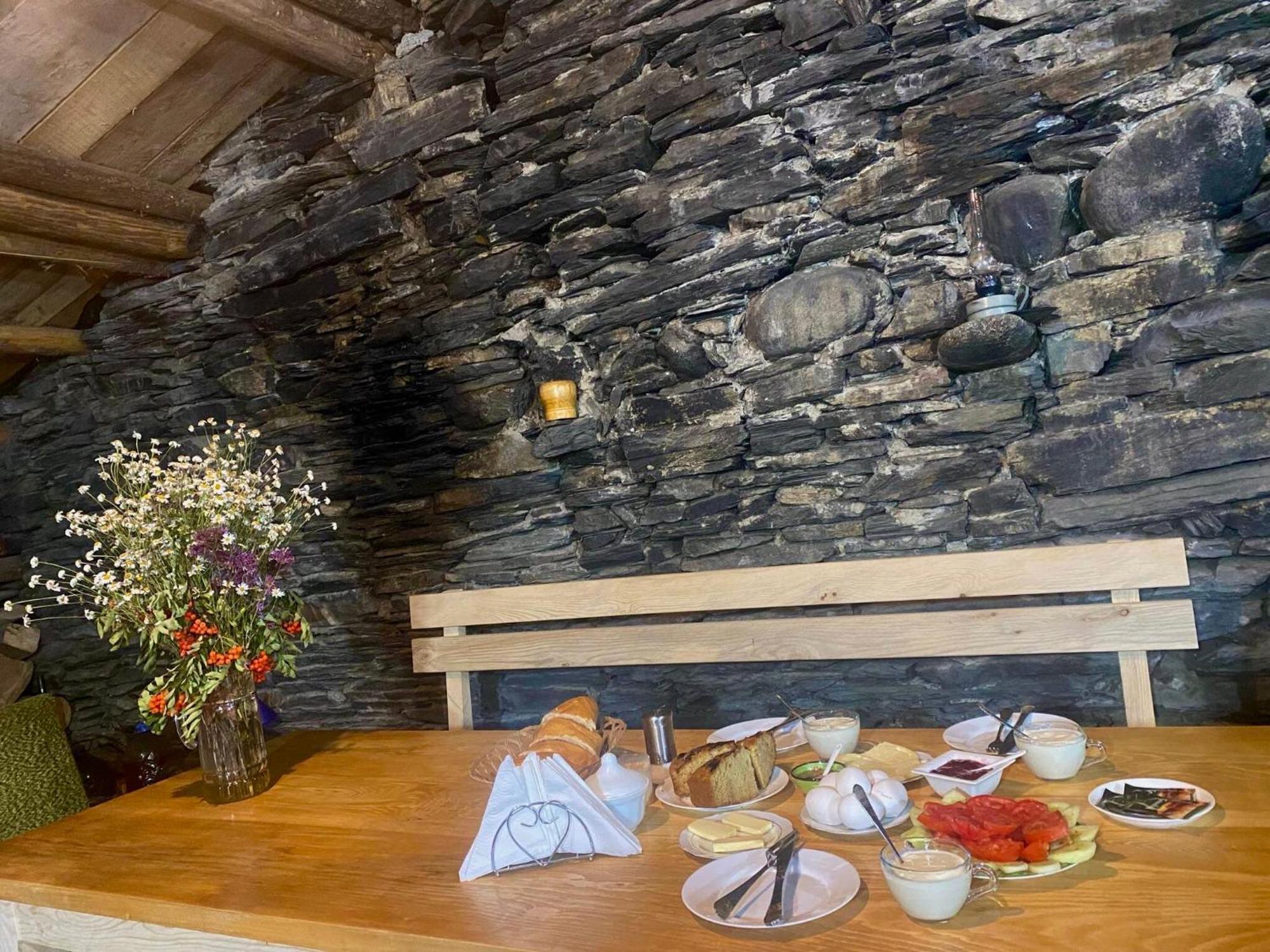 Ushguli 12 Century Otel Dış mekan fotoğraf